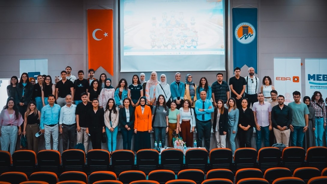 Geleceğin Öğretmenleri, Geleceğin Teknolojisiyle Buluştu detayı için tıklayınız
